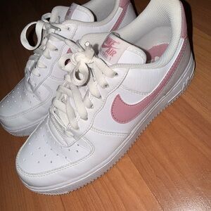 Nike White Leather Sneakers with Pink Swoosh